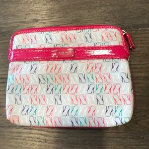 Women’s Nine West Make Up Bag Or Clutch